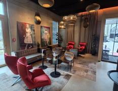 Blick in die Rezeption des AMEDIA Hotels Lustenau